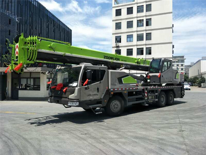 交口县跨街广告牌的高空安装注意事项